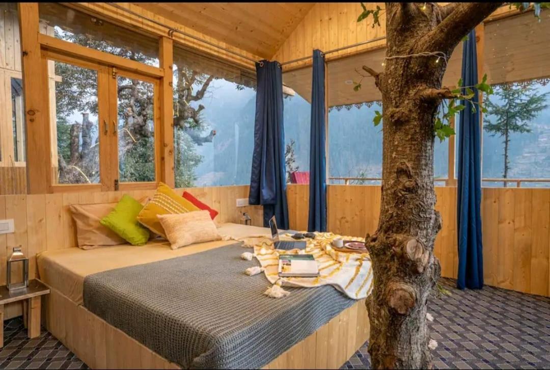 Into The Woods Treehouse Jibhi Villa Ngoại thất bức ảnh