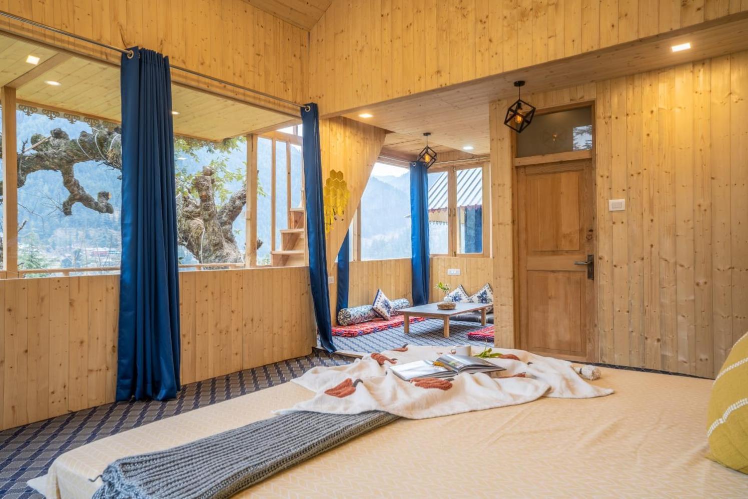 Into The Woods Treehouse Jibhi Villa Ngoại thất bức ảnh