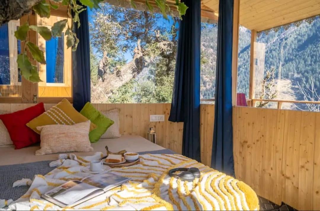 Into The Woods Treehouse Jibhi Villa Ngoại thất bức ảnh